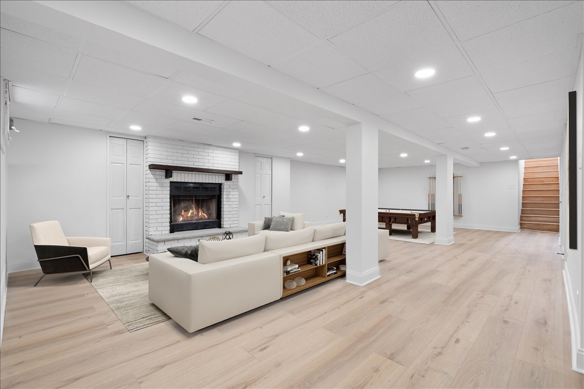 8766 S 83rd Court, Hickory Hills, IL 60457