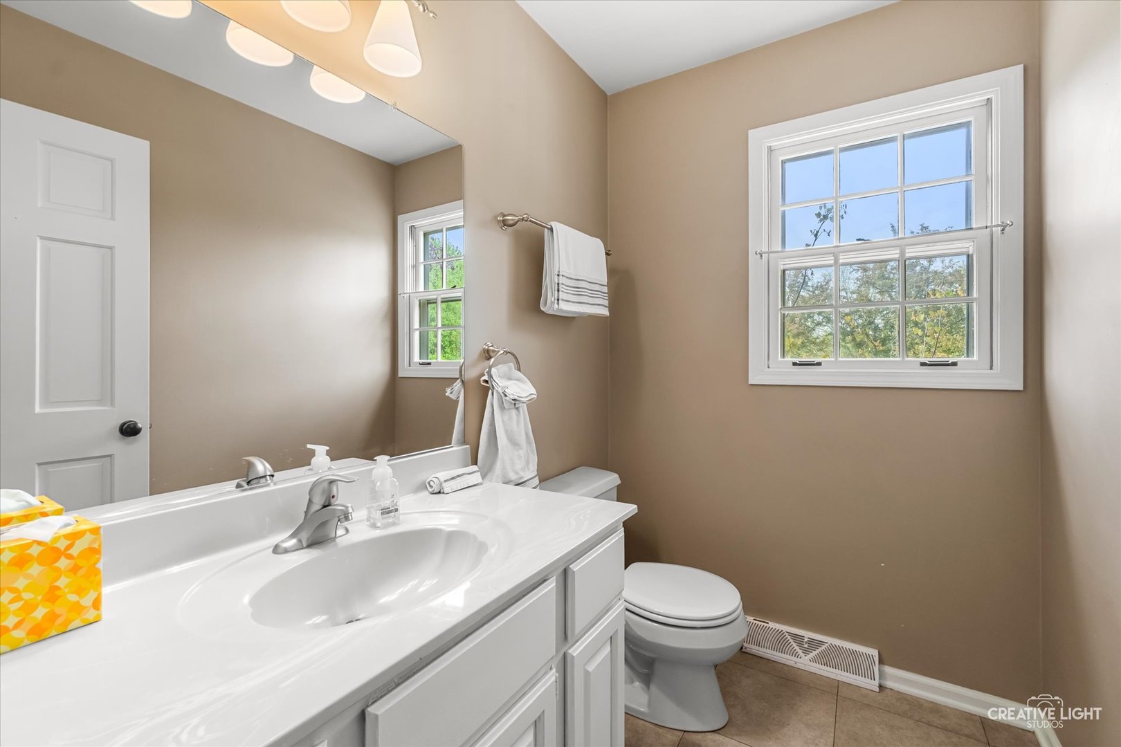 27W343 CHURCHILL Road, Winfield, IL 60190