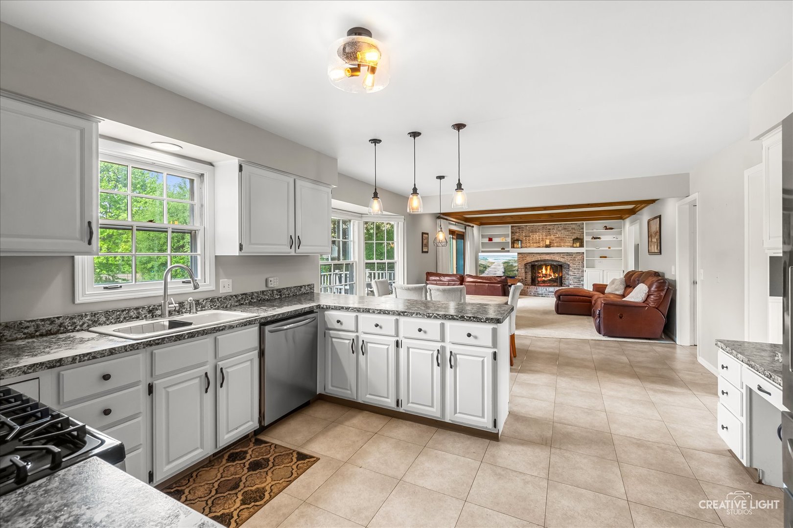 27W343 CHURCHILL Road, Winfield, IL 60190