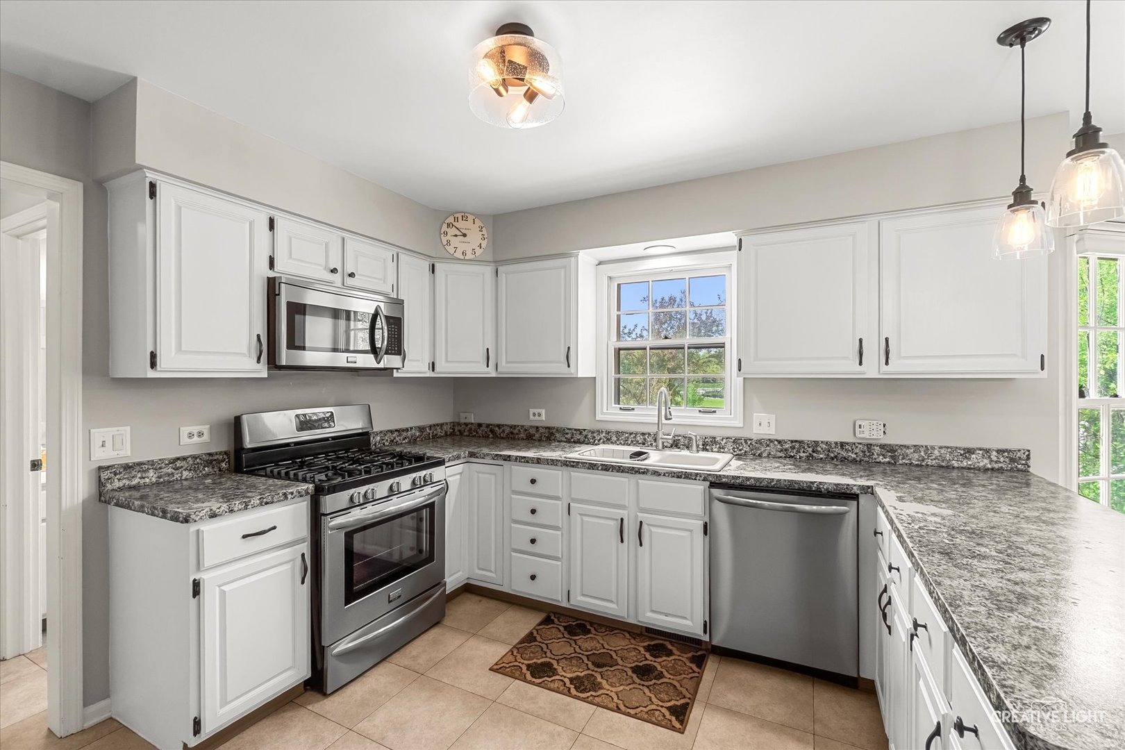 27W343 CHURCHILL Road, Winfield, IL 60190