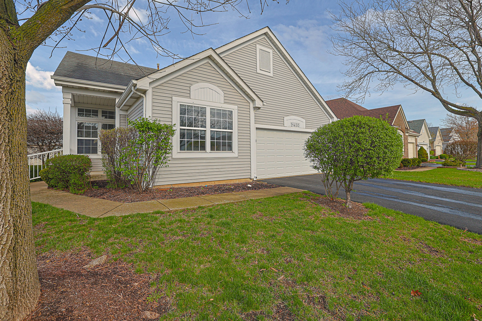 21450 W Basswood Lane, Plainfield, IL 60544