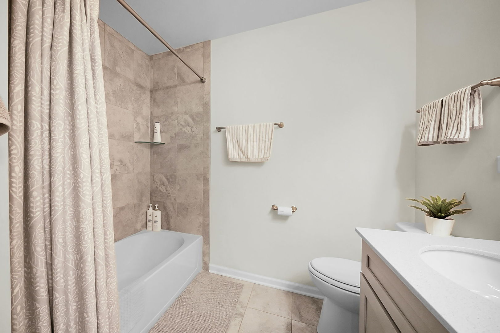 4319 Plantree Road, Naperville, IL 60564