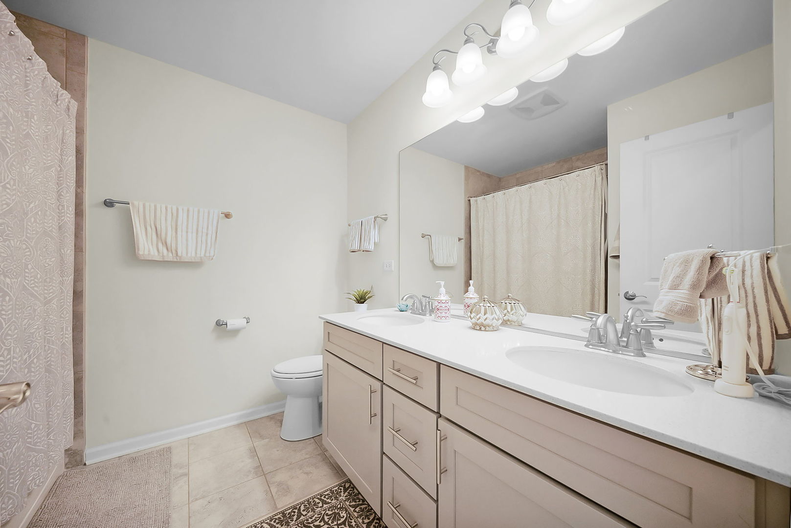 4319 Plantree Road, Naperville, IL 60564