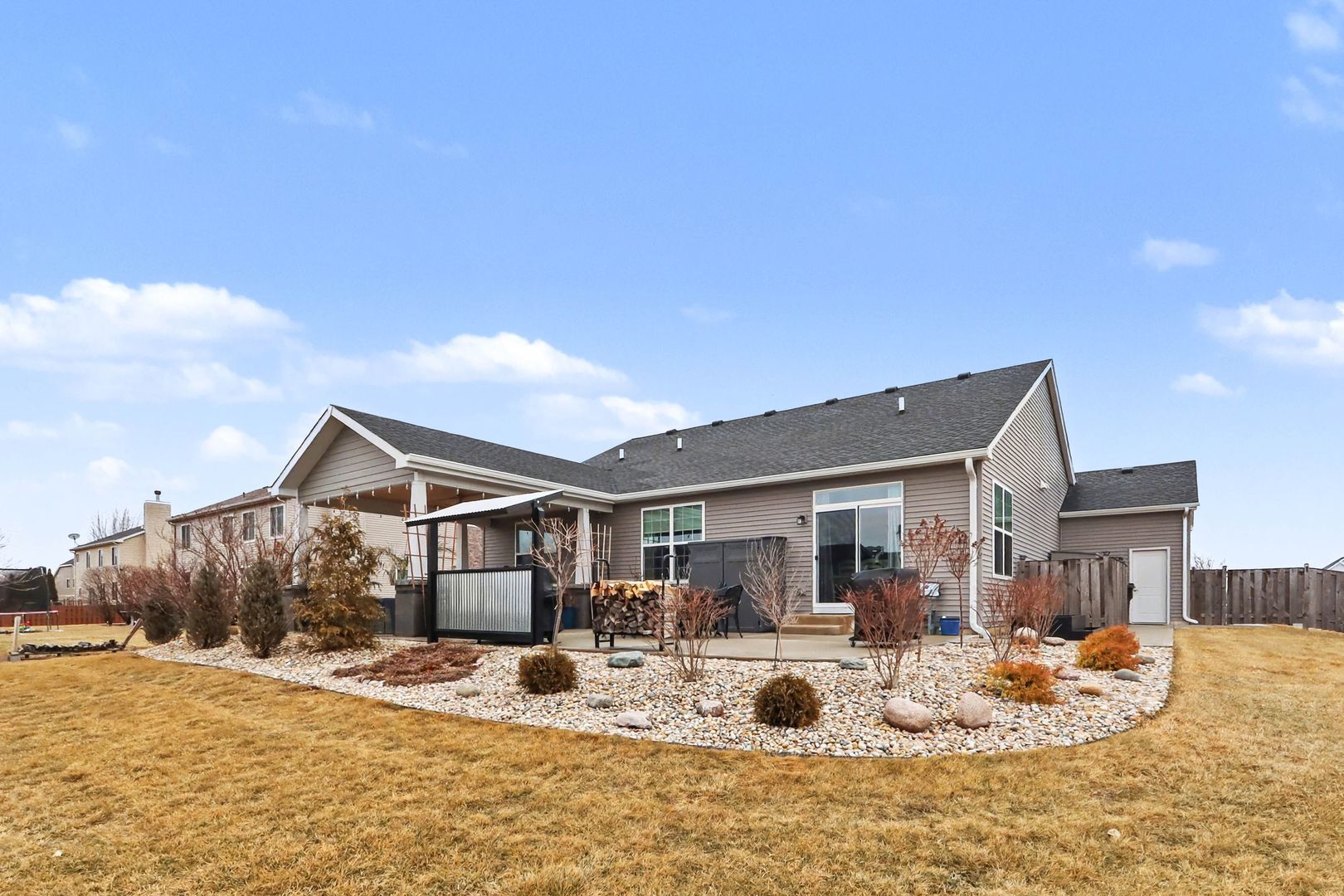 2077 Hearthstone Avenue, Yorkville, IL 60560