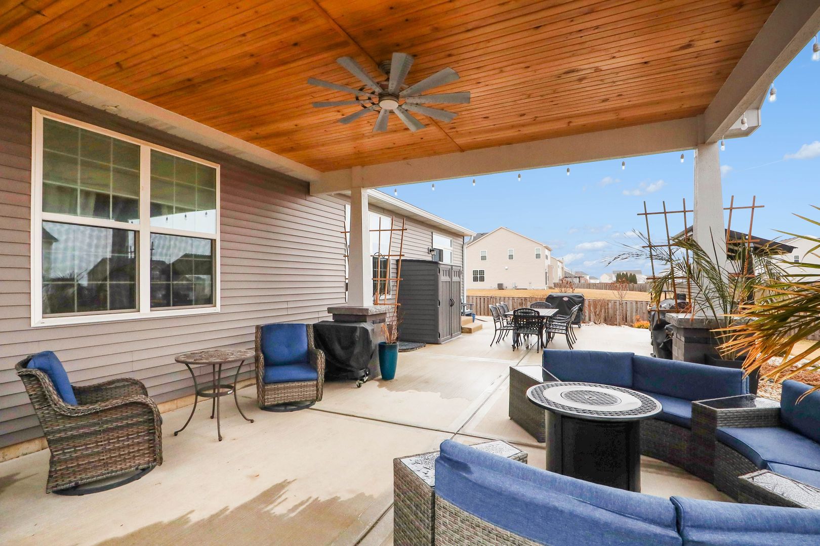 2077 Hearthstone Avenue, Yorkville, IL 60560