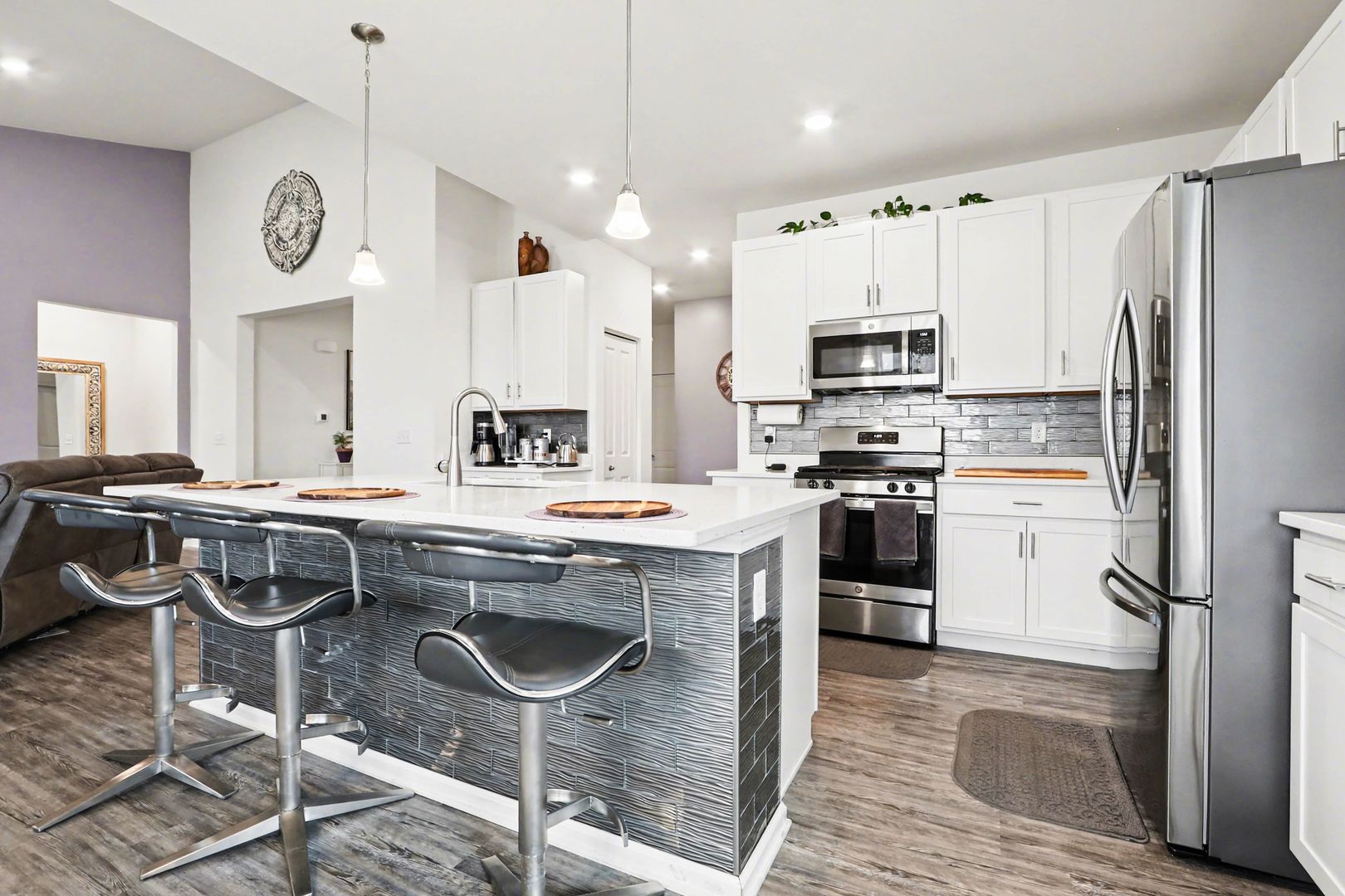 2077 Hearthstone Avenue, Yorkville, IL 60560