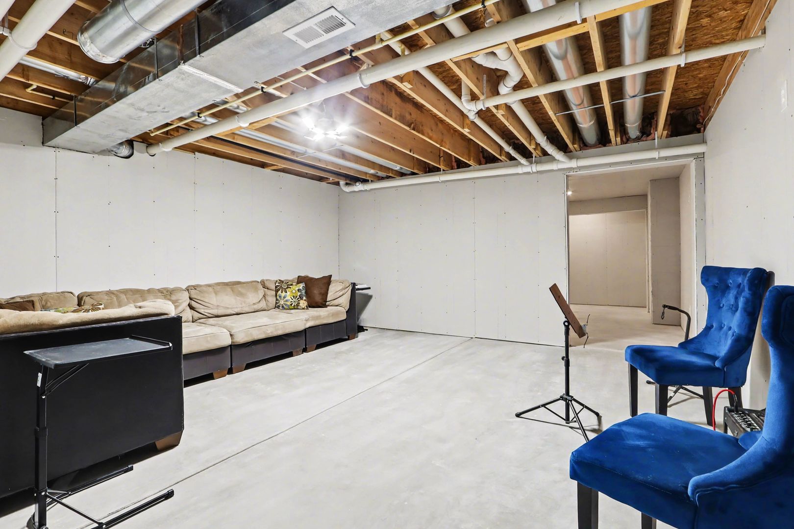 2077 Hearthstone Avenue, Yorkville, IL 60560