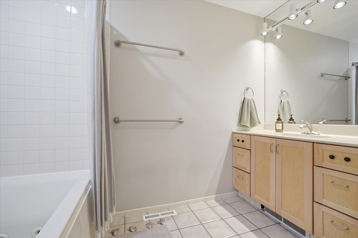 Bloomington, IL 61705