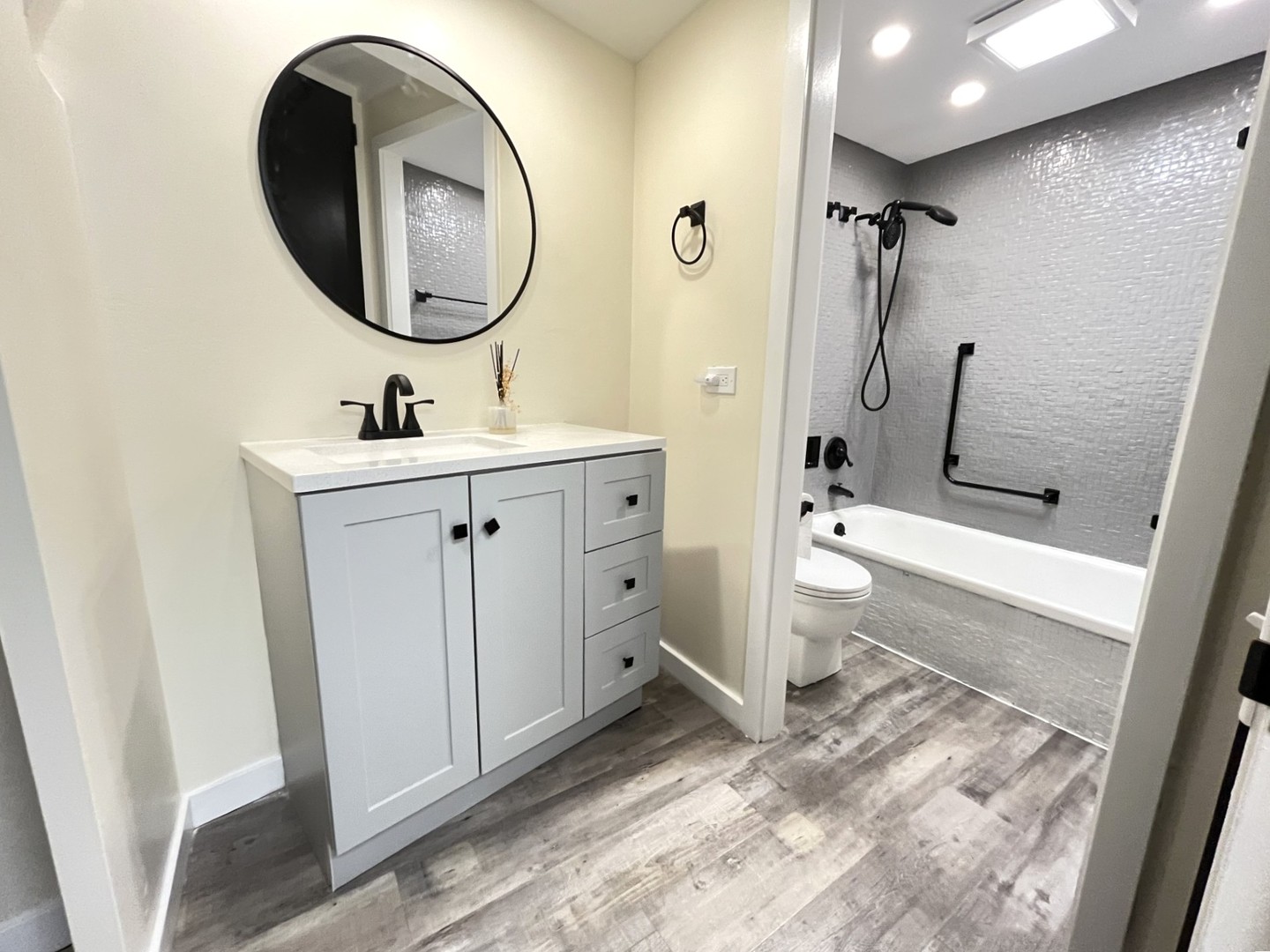 300 N State Street #5225, Chicago, IL 60654