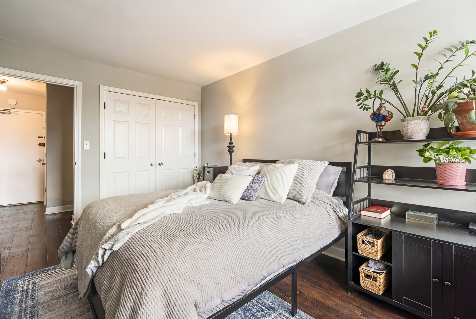 555 W Cornelia Avenue #512, Chicago, IL 60657