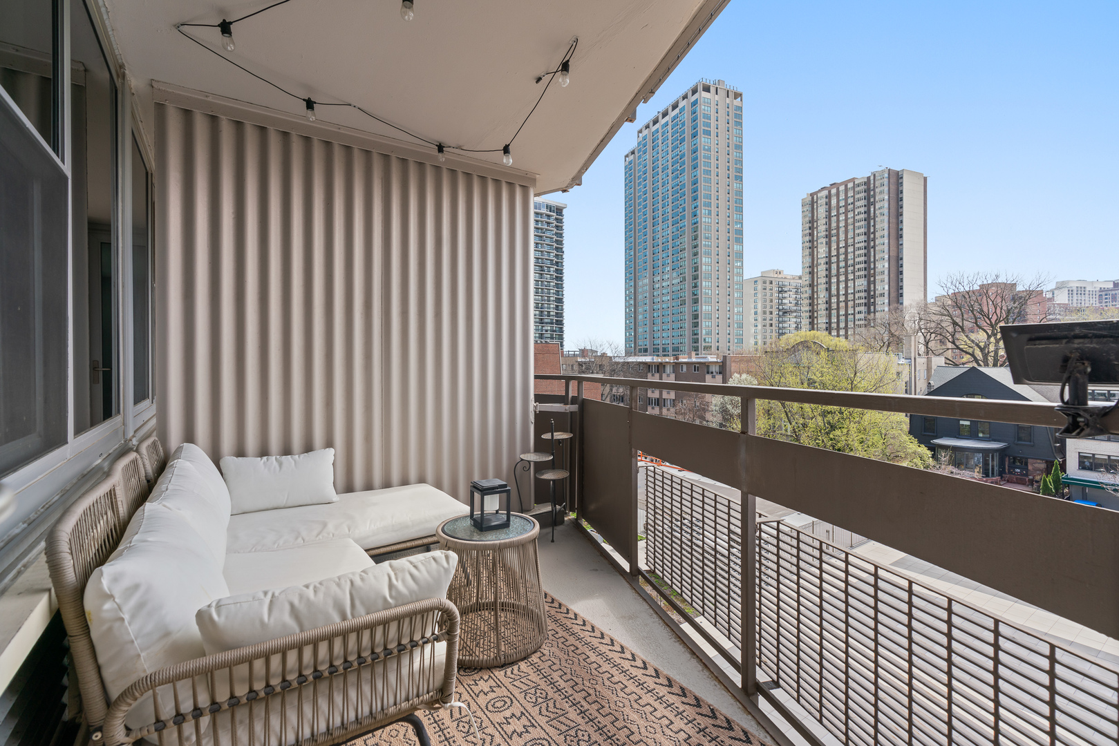 555 W Cornelia Avenue #512, Chicago, IL 60657
