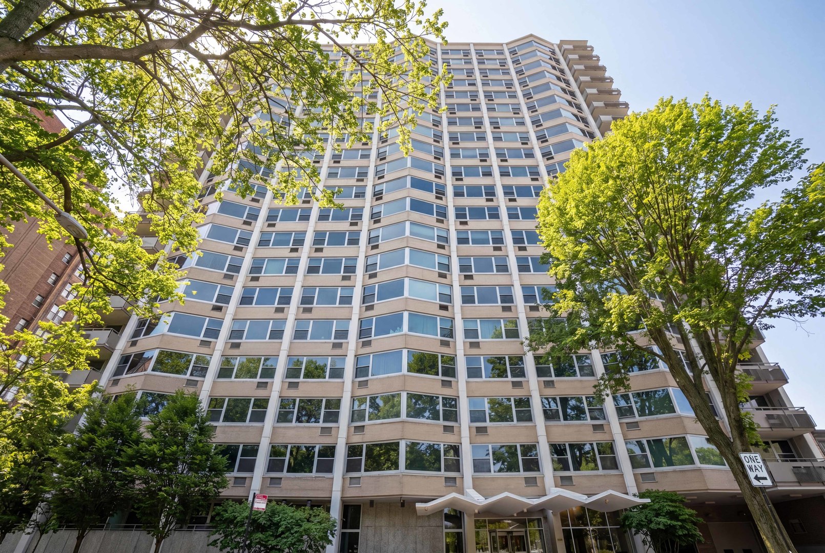 555 W Cornelia Avenue #512, Chicago, IL 60657