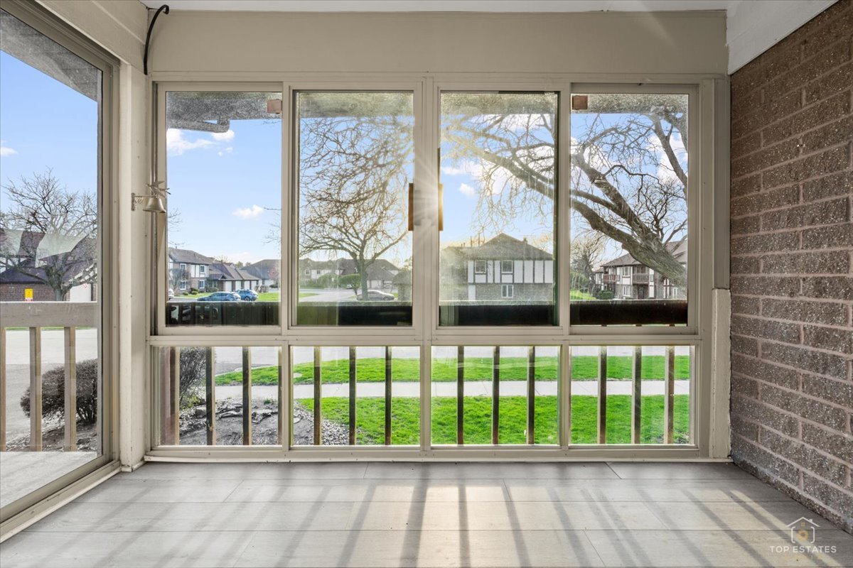 15713 ORLAN BROOK Drive #100, Orland Park, IL 60462