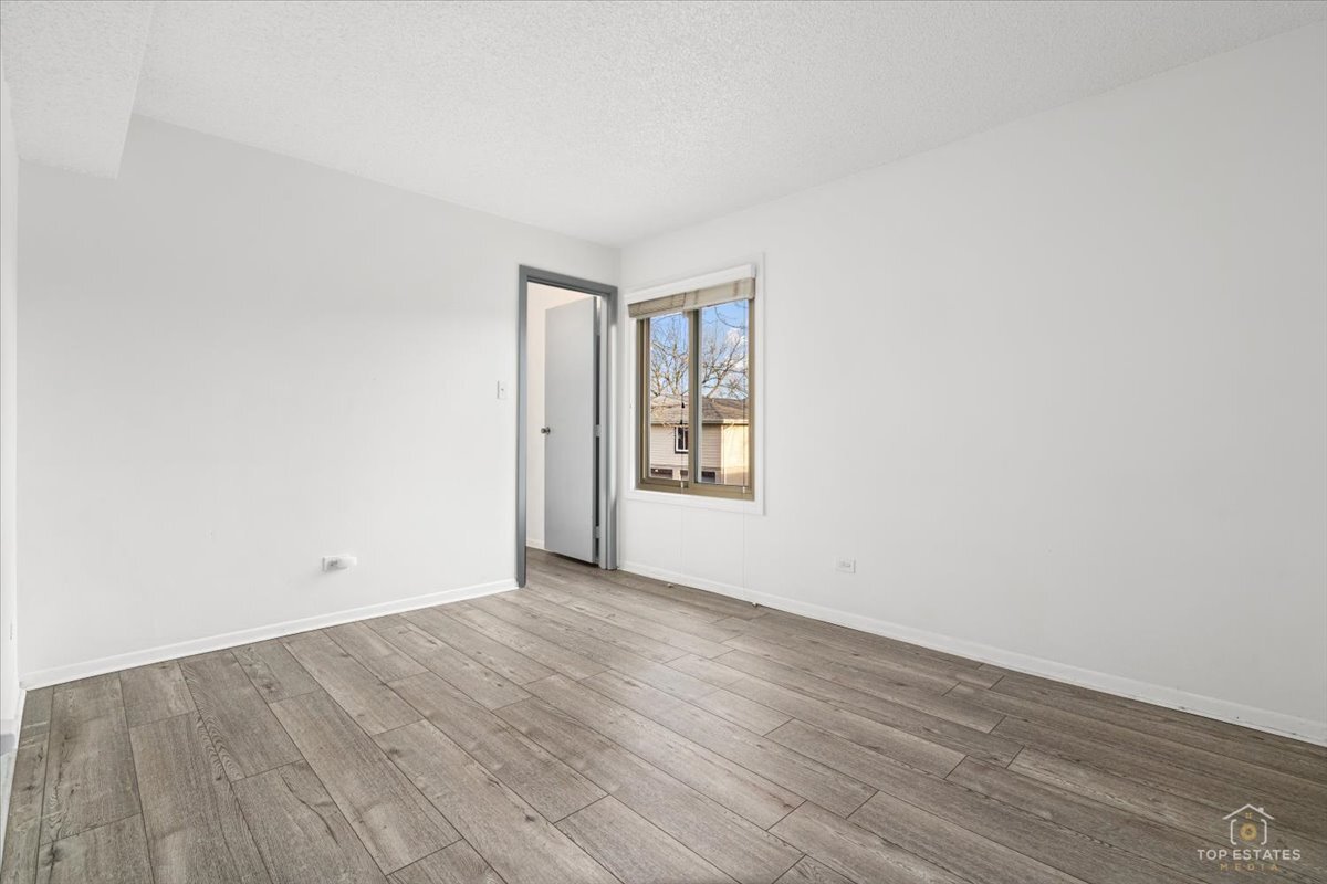 15713 ORLAN BROOK Drive #100, Orland Park, IL 60462