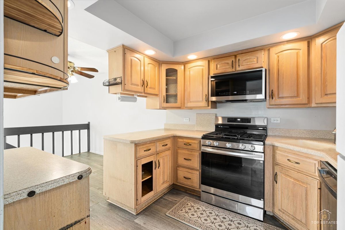 15713 ORLAN BROOK Drive #100, Orland Park, IL 60462