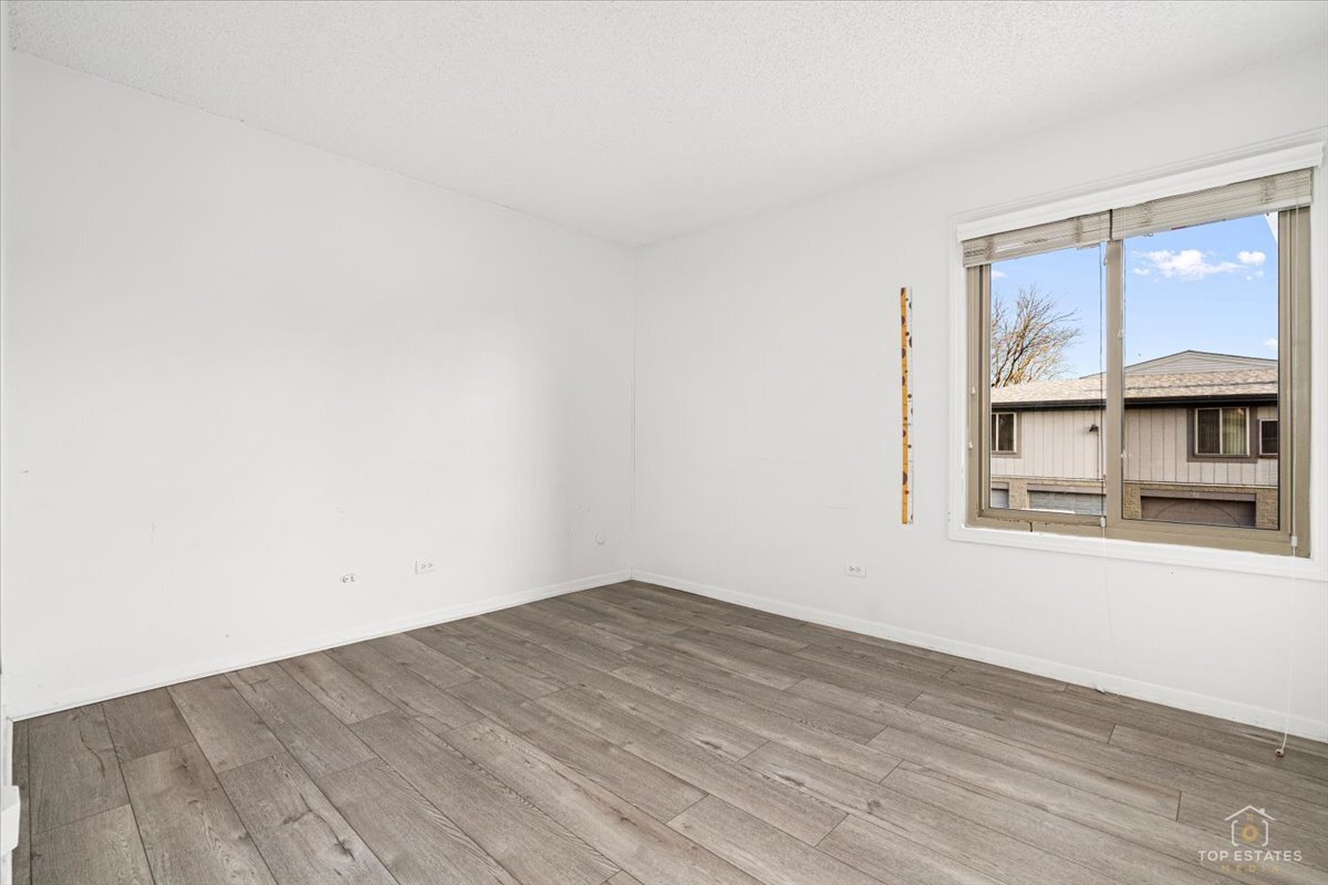 15713 ORLAN BROOK Drive #100, Orland Park, IL 60462