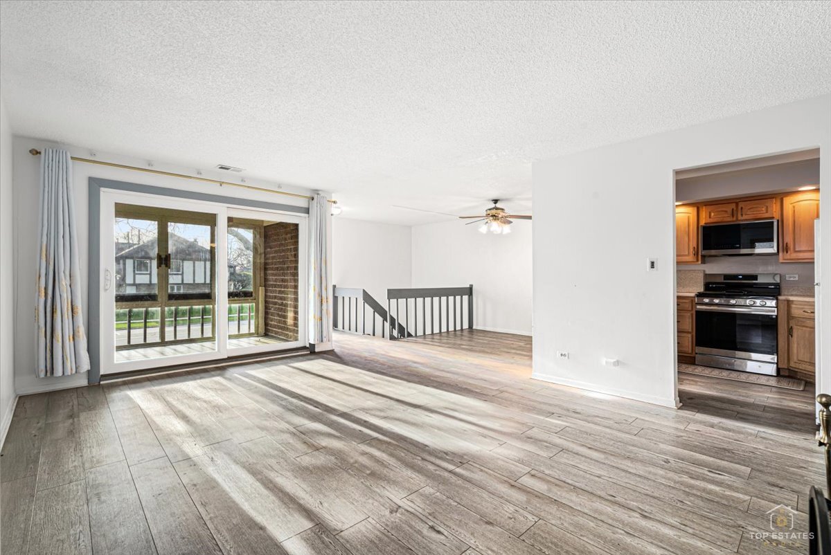 15713 ORLAN BROOK Drive #100, Orland Park, IL 60462