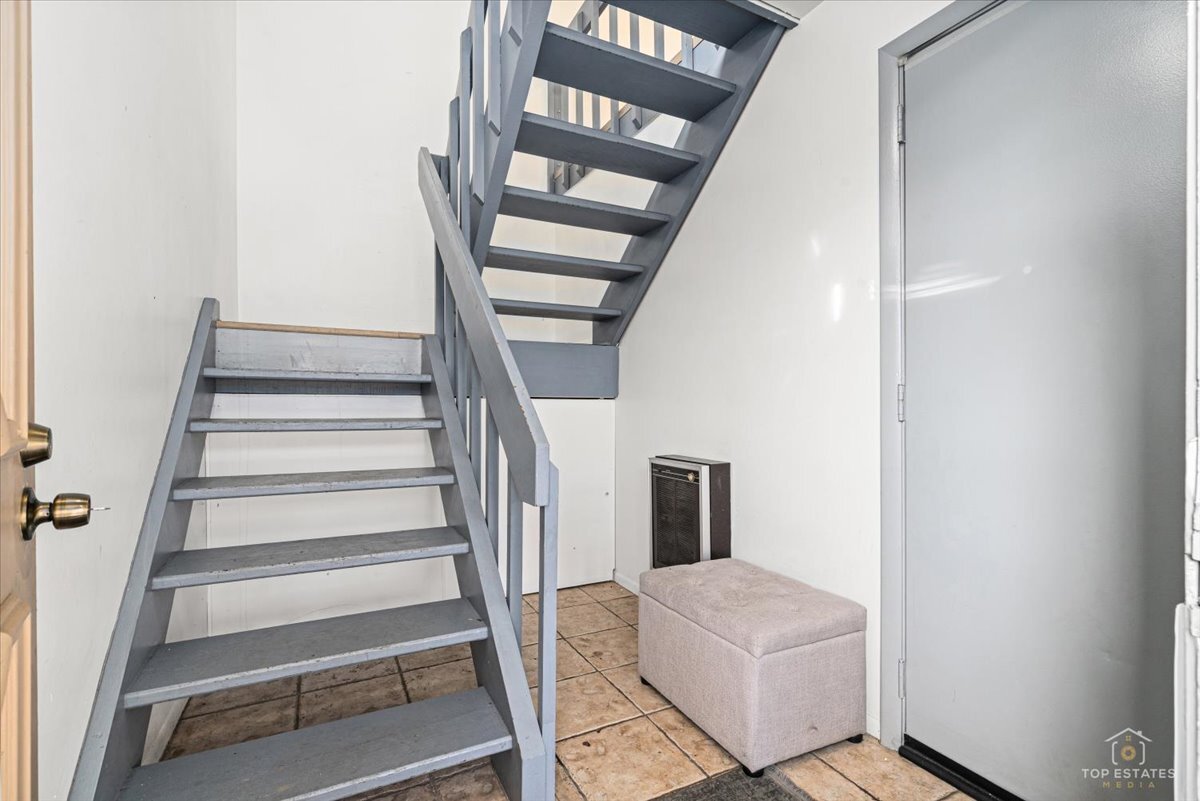 15713 ORLAN BROOK Drive #100, Orland Park, IL 60462