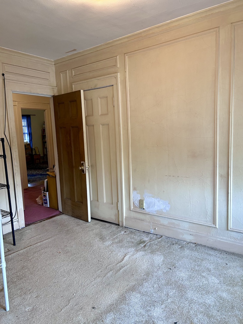 6845 S Chappel Avenue, Chicago, IL 60649