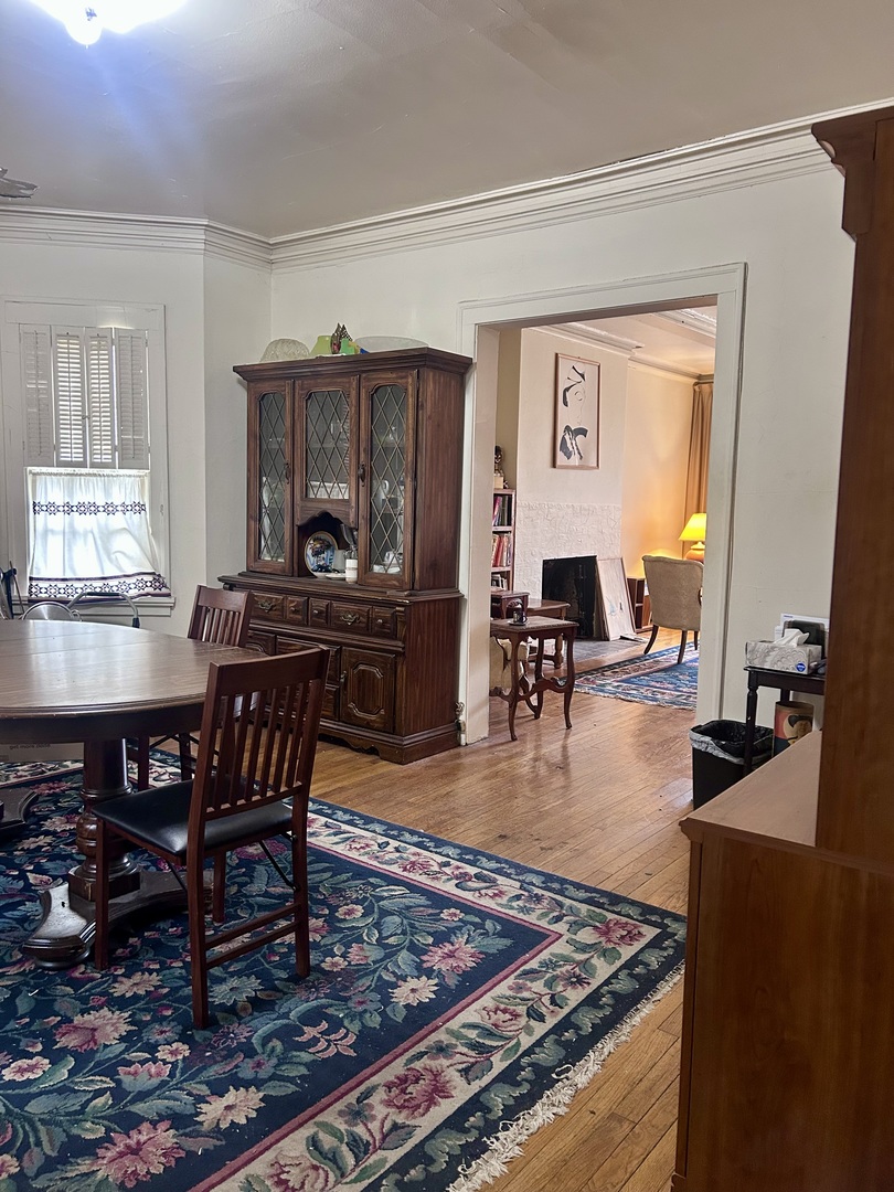 6845 S Chappel Avenue, Chicago, IL 60649