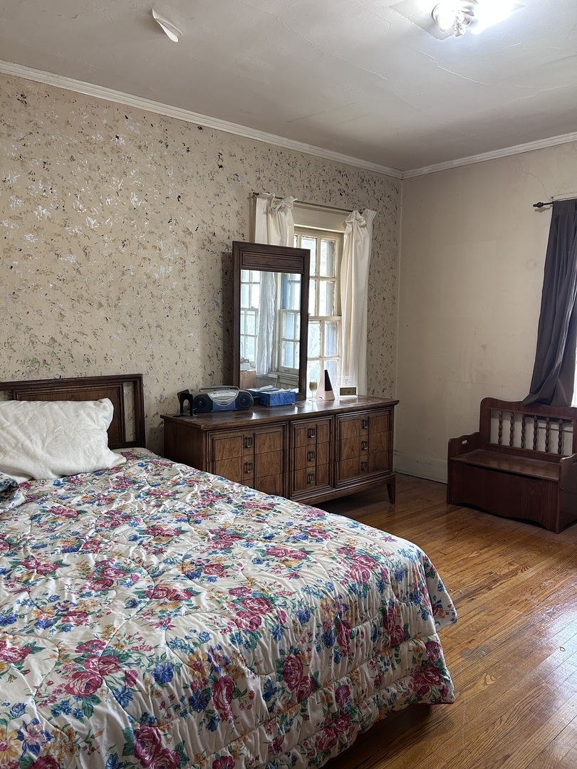 6845 S Chappel Avenue, Chicago, IL 60649