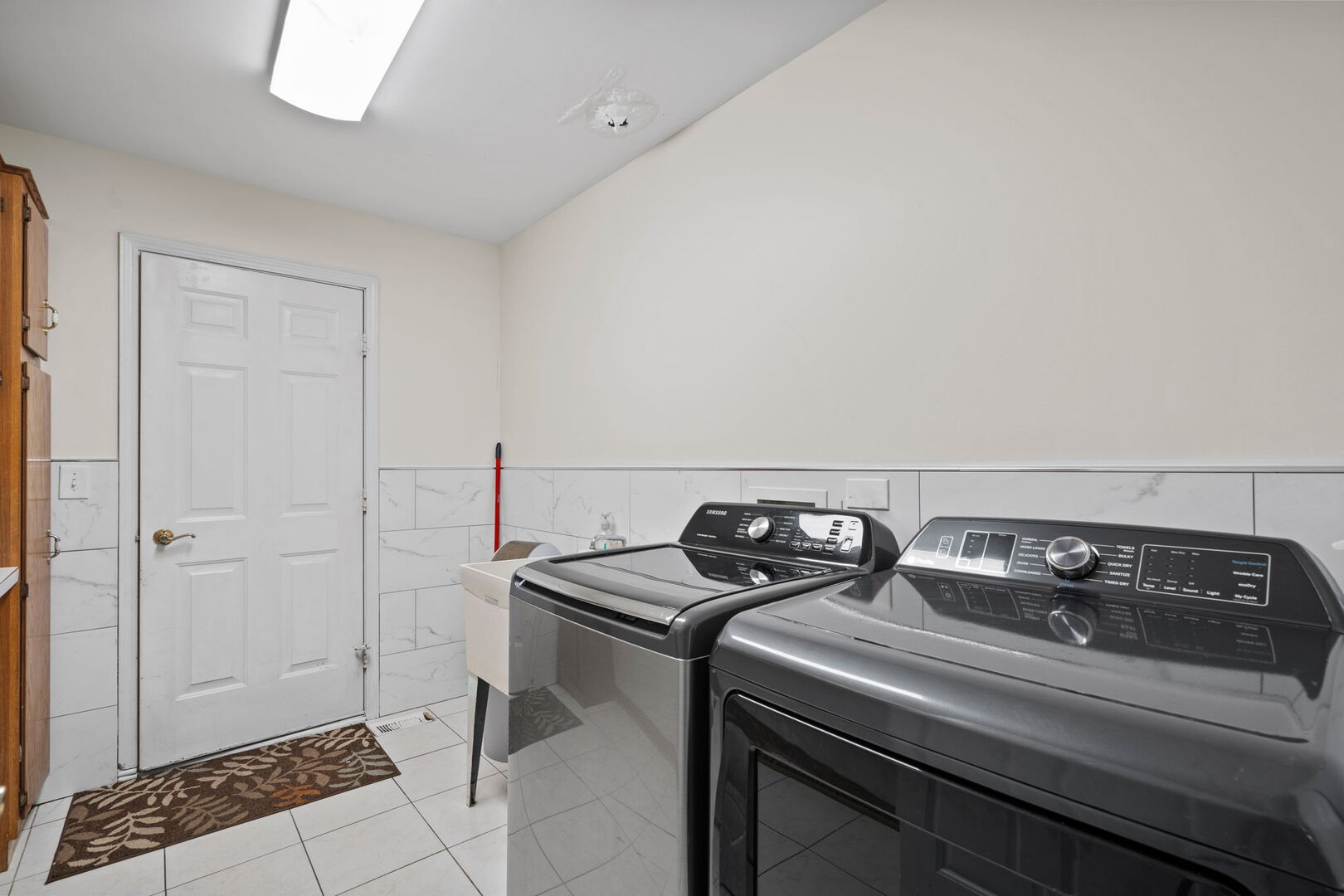 1542 WOODCREEK Trail, Bartlett, IL 60103