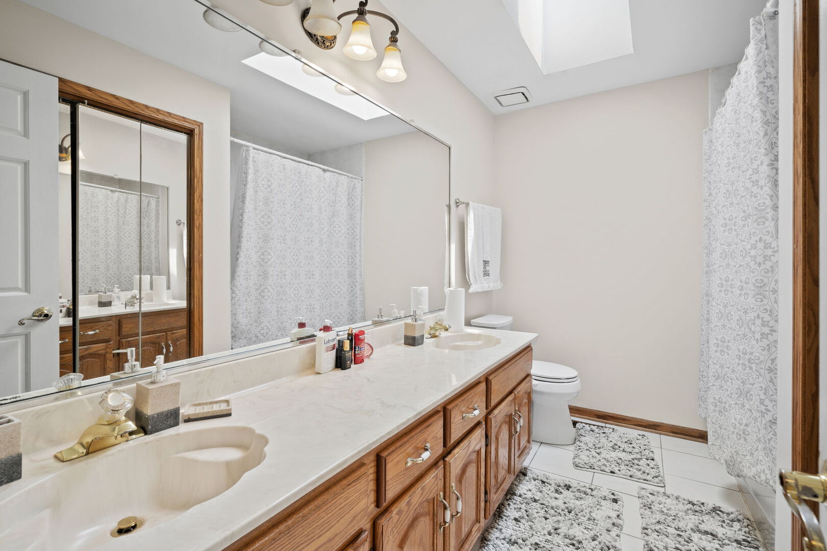 1542 WOODCREEK Trail, Bartlett, IL 60103