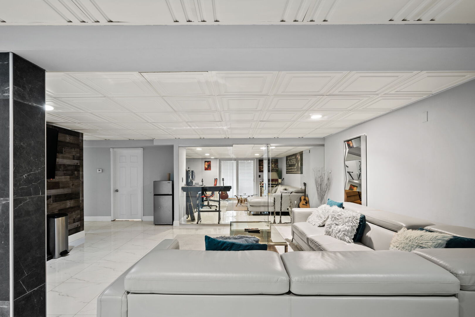 1542 WOODCREEK Trail, Bartlett, IL 60103