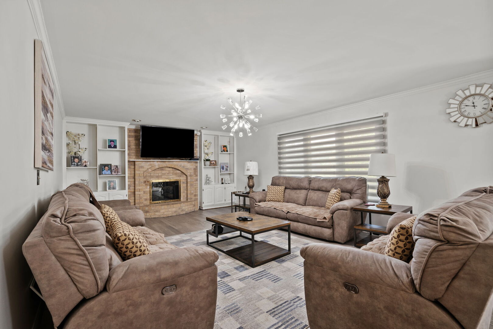 1542 WOODCREEK Trail, Bartlett, IL 60103