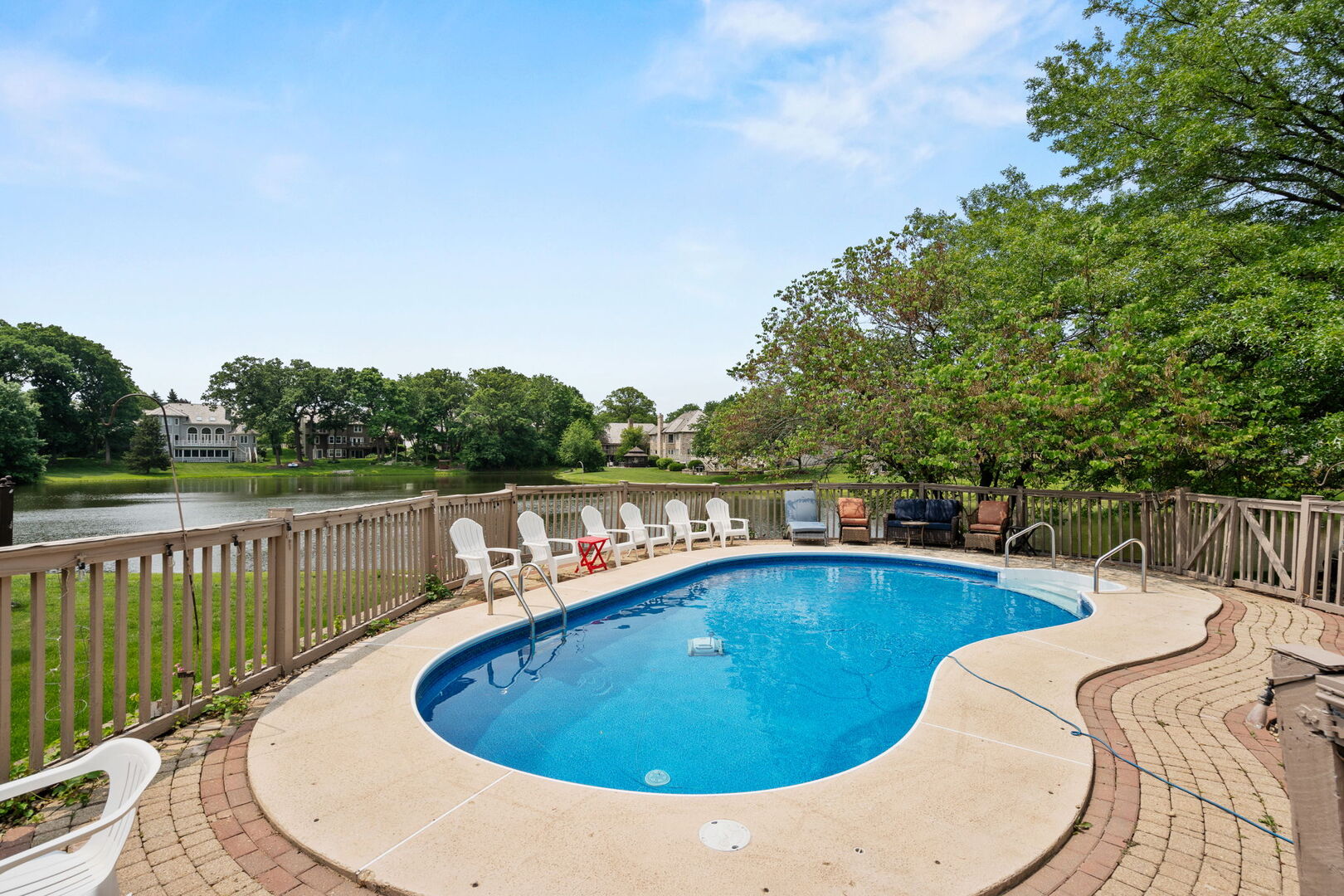 1542 WOODCREEK Trail, Bartlett, IL 60103