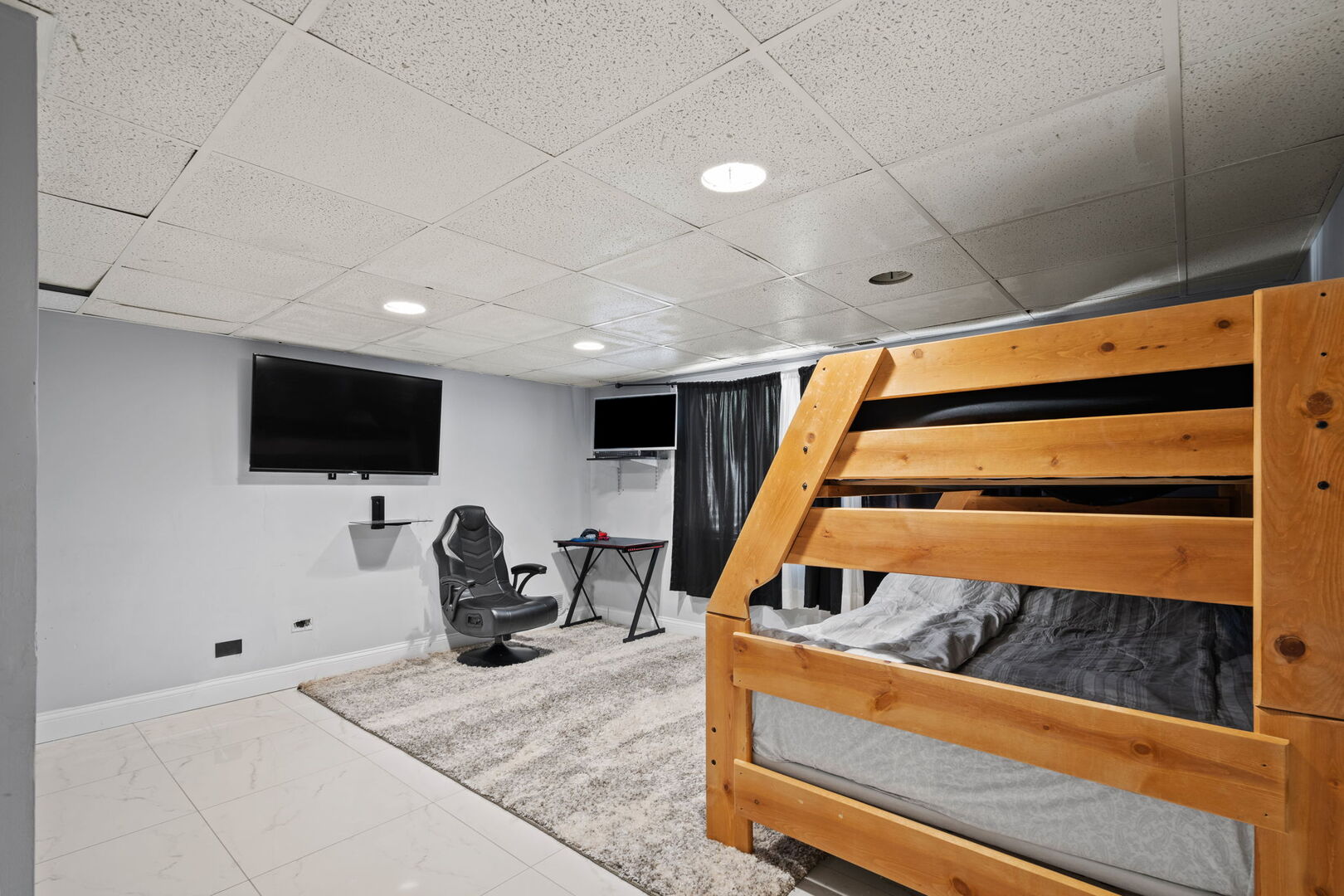 1542 WOODCREEK Trail, Bartlett, IL 60103