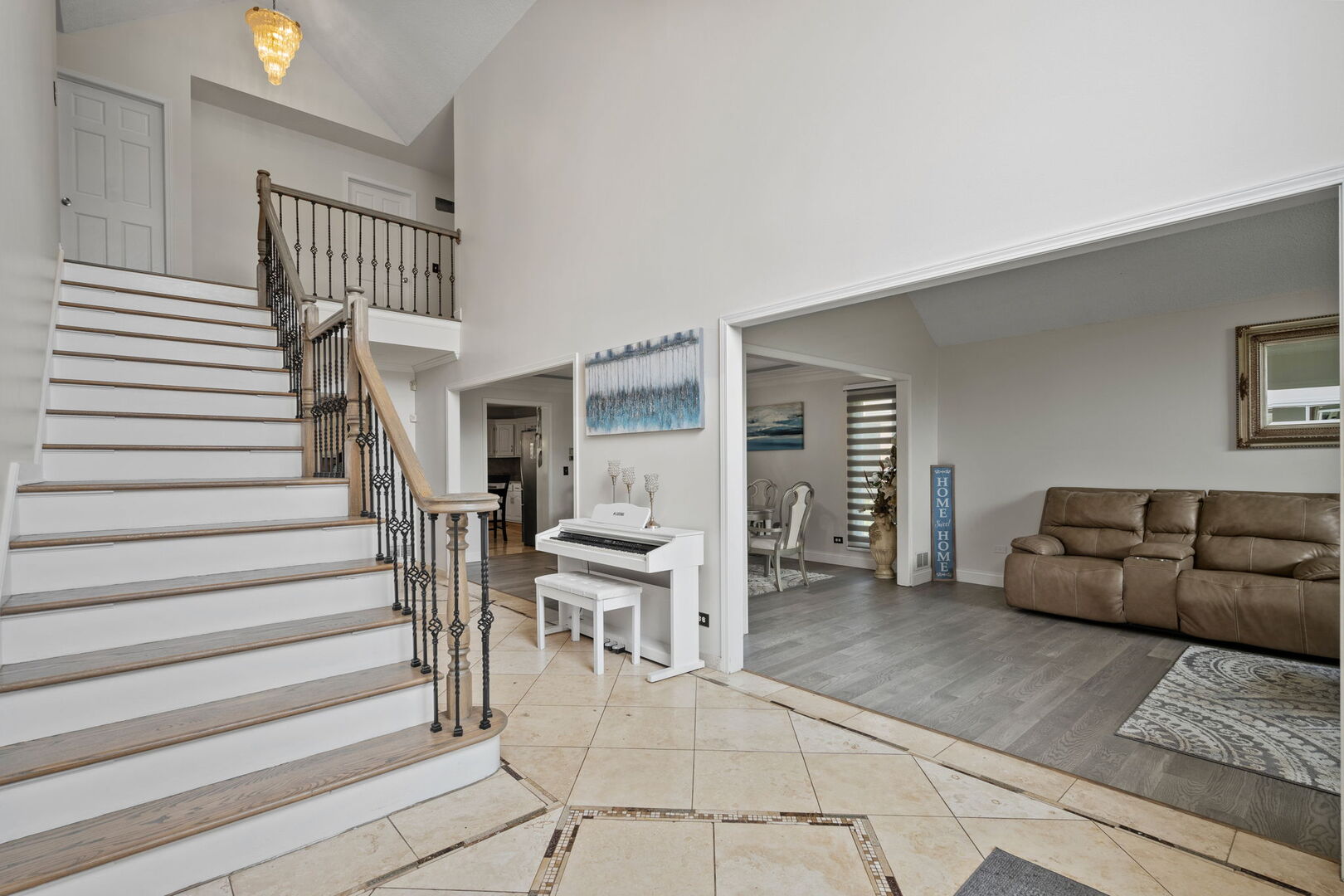 1542 WOODCREEK Trail, Bartlett, IL 60103