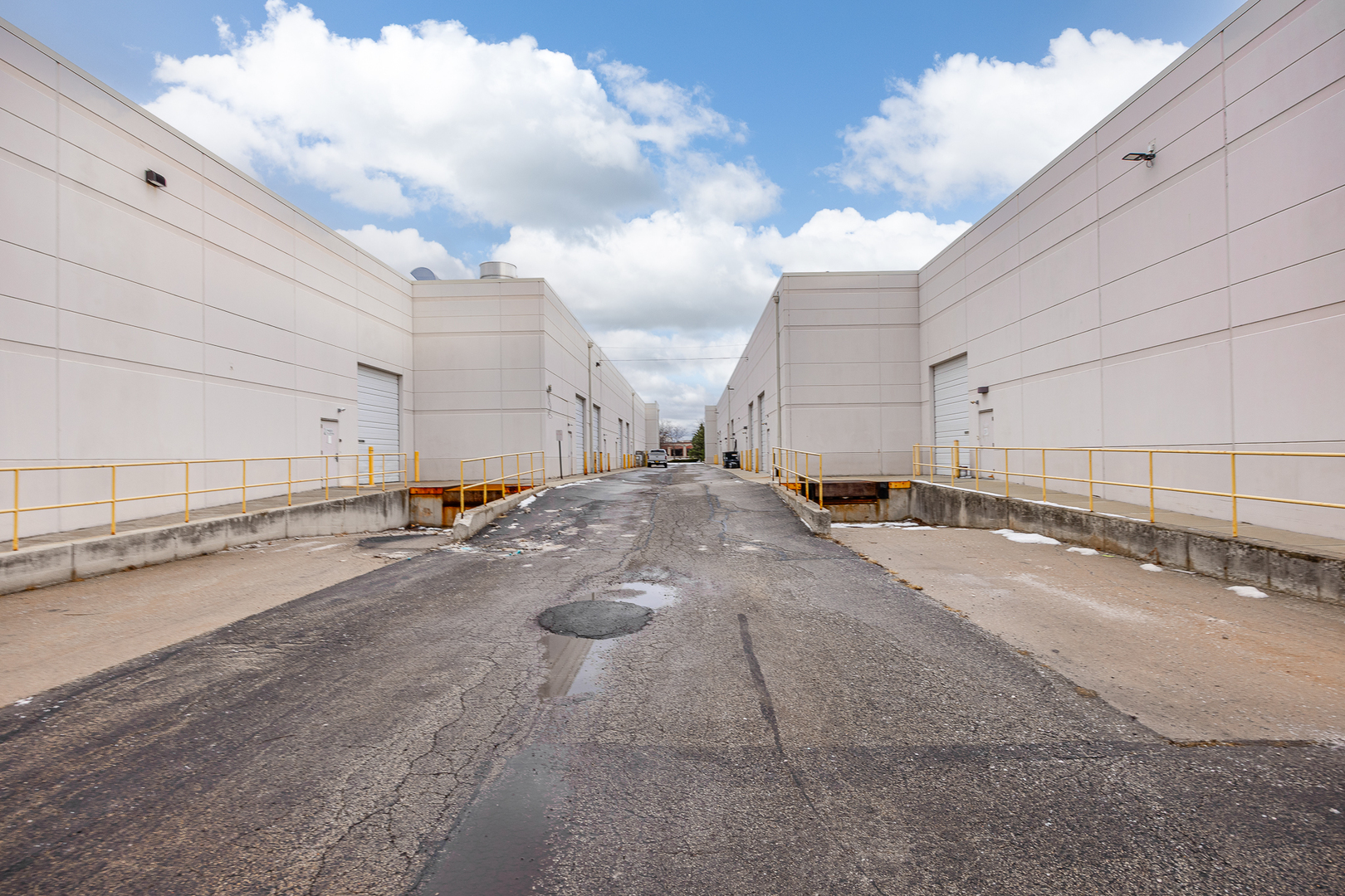 475 Quadrangle Drive #F, Bolingbrook, IL 60440