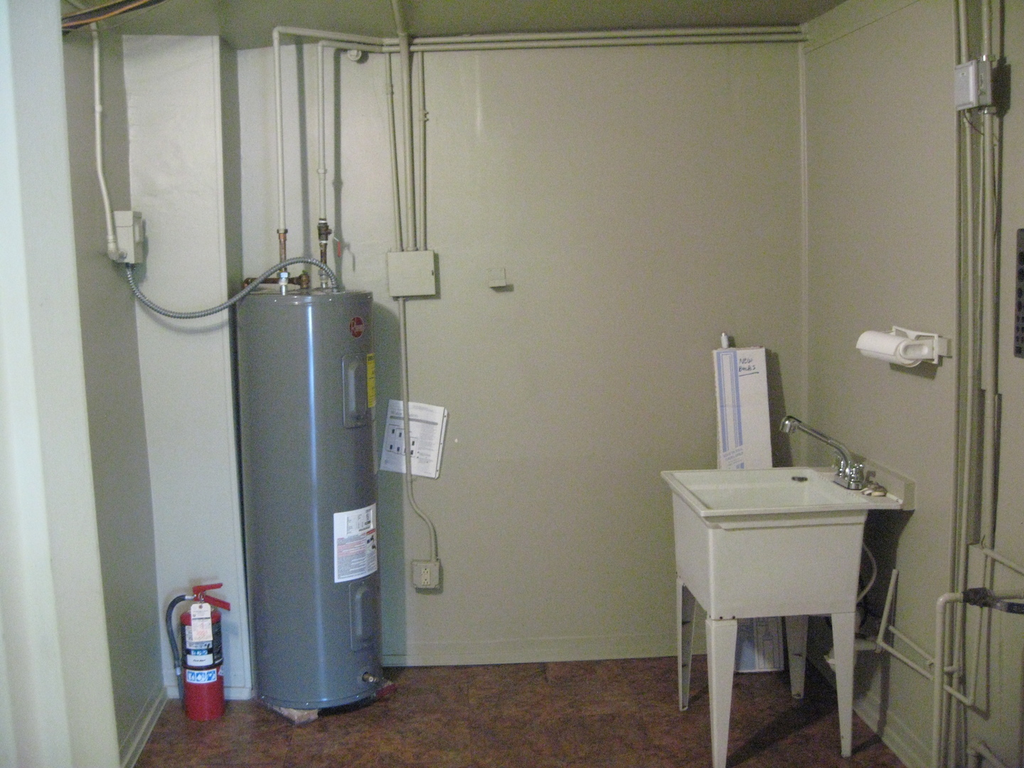 138 W Irving Park Road #front, Wood Dale, IL 60191