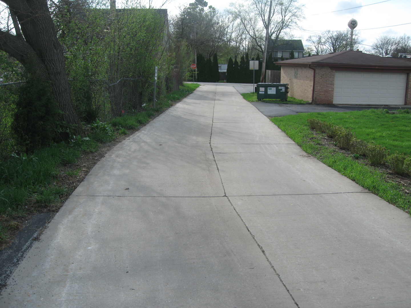 138 W Irving Park Road #front, Wood Dale, IL 60191