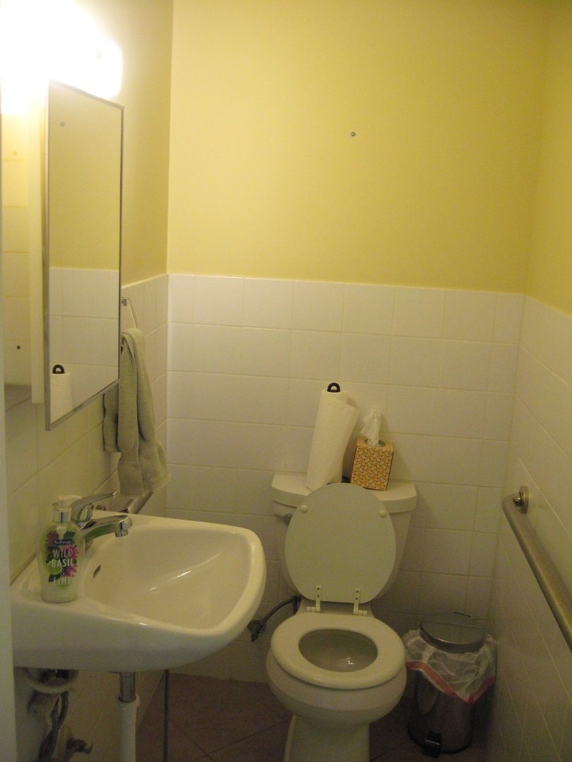 138 W Irving Park Road #front, Wood Dale, IL 60191