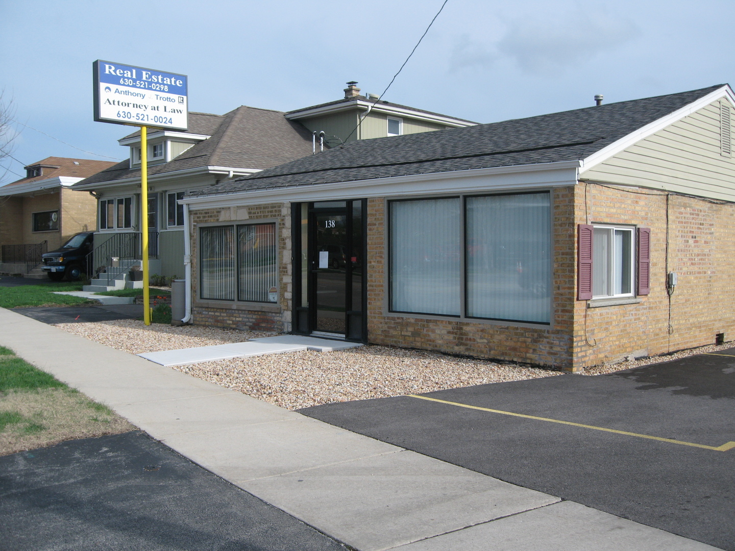 138 W Irving Park Road #front, Wood Dale, IL 60191