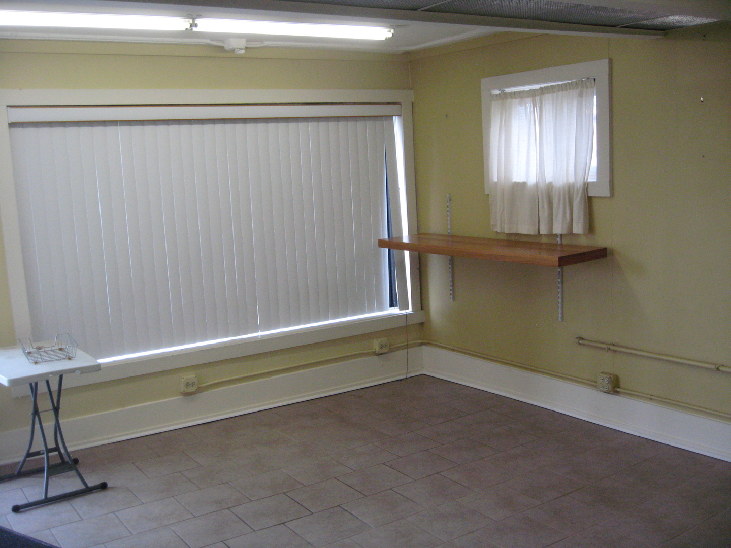 138 W Irving Park Road #front, Wood Dale, IL 60191