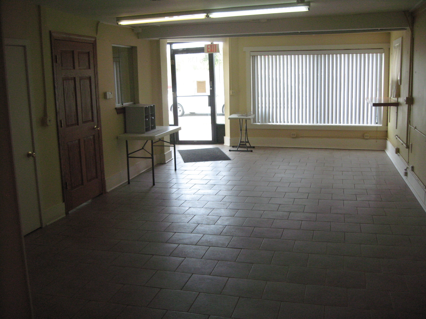 138 W Irving Park Road #front, Wood Dale, IL 60191