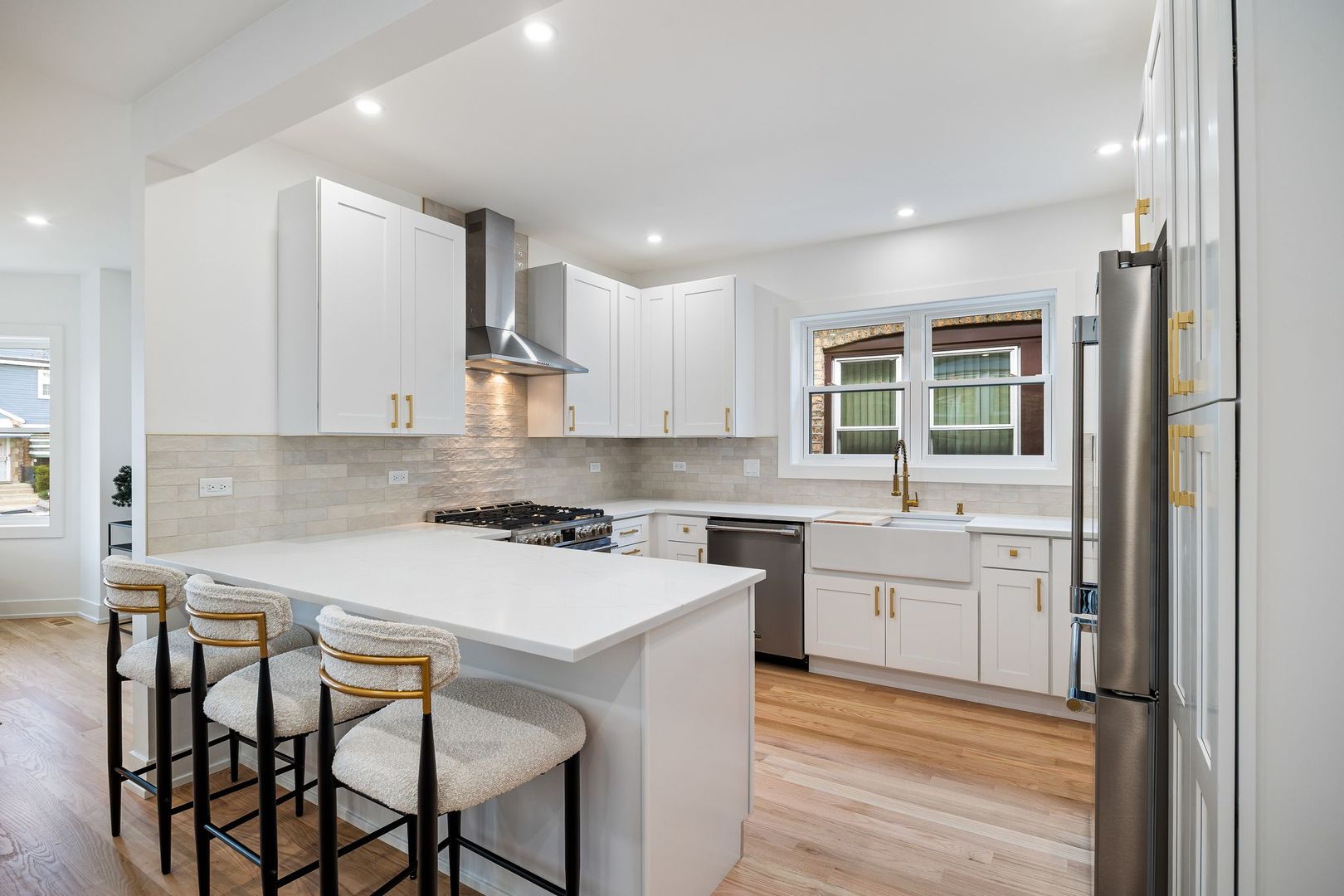 3631 N Sayre Avenue, Chicago, IL 60634