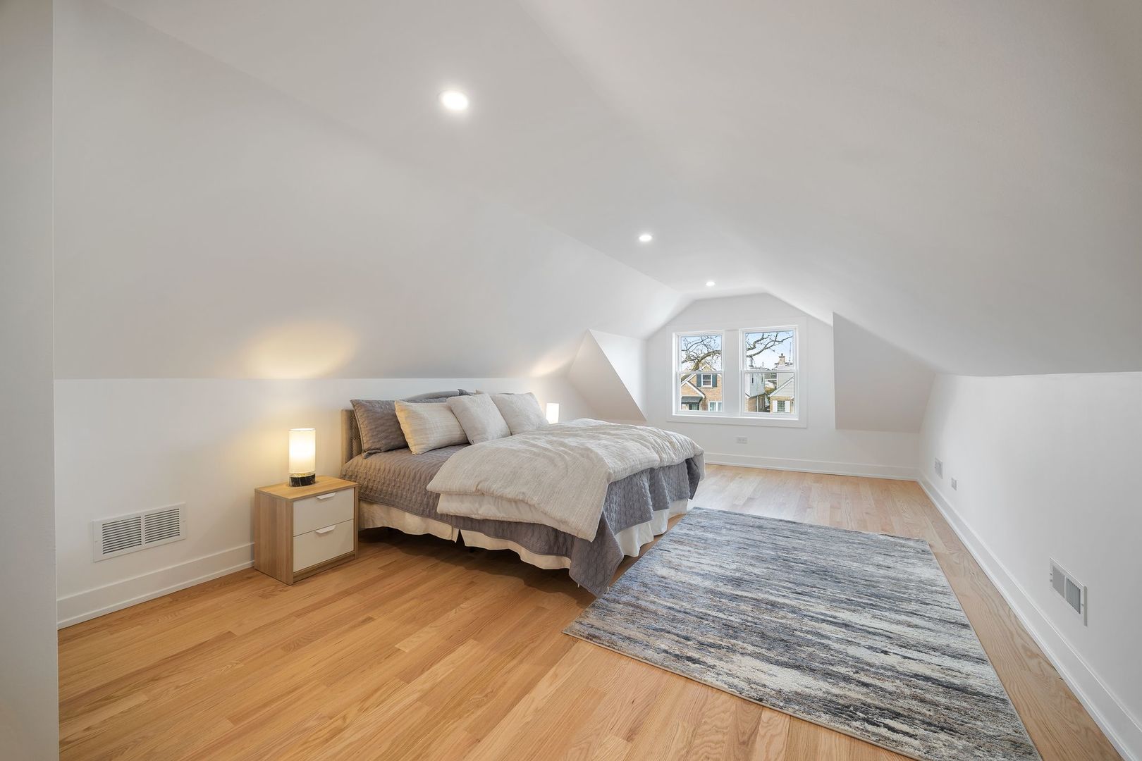 3631 N Sayre Avenue, Chicago, IL 60634