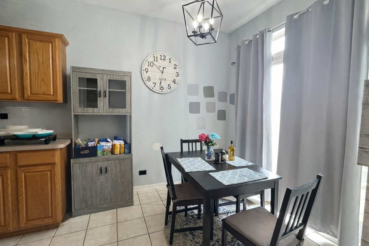 144 Hidden Pond Circle, Aurora, IL 60504