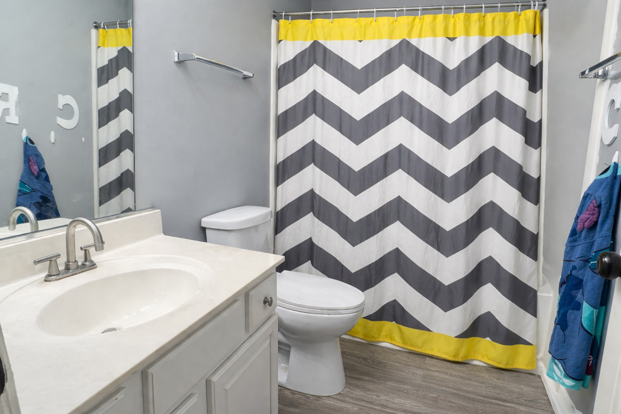 144 Hidden Pond Circle, Aurora, IL 60504