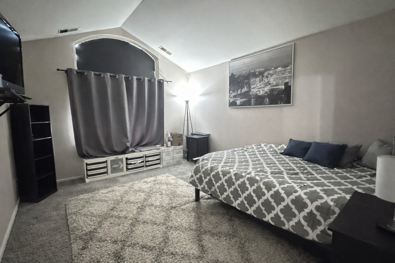 144 Hidden Pond Circle, Aurora, IL 60504