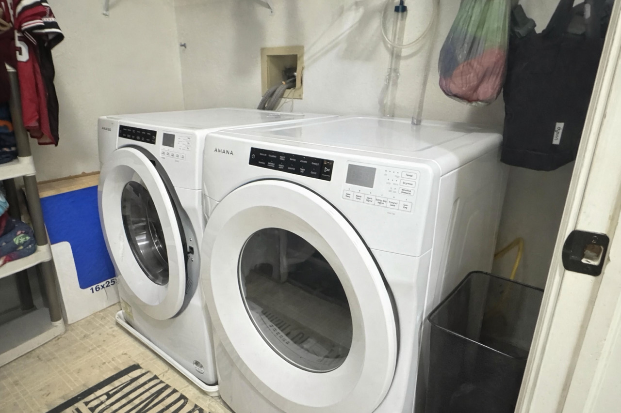 144 Hidden Pond Circle, Aurora, IL 60504