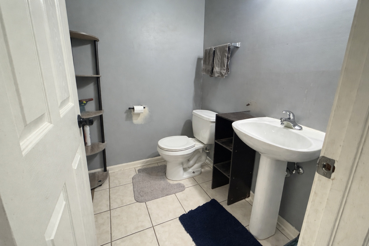 144 Hidden Pond Circle, Aurora, IL 60504