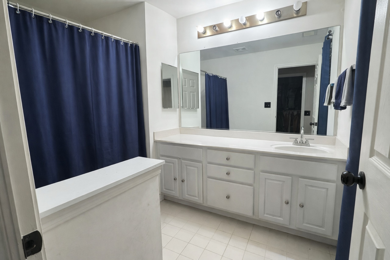 144 Hidden Pond Circle, Aurora, IL 60504