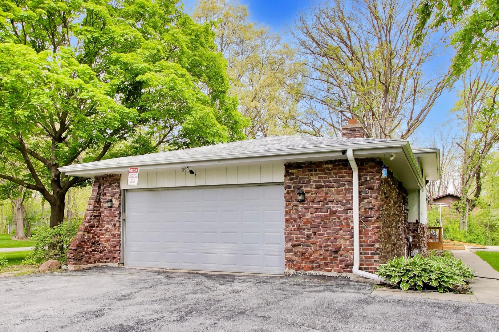 26339 S Woodlawn Avenue, Crete, IL 60417