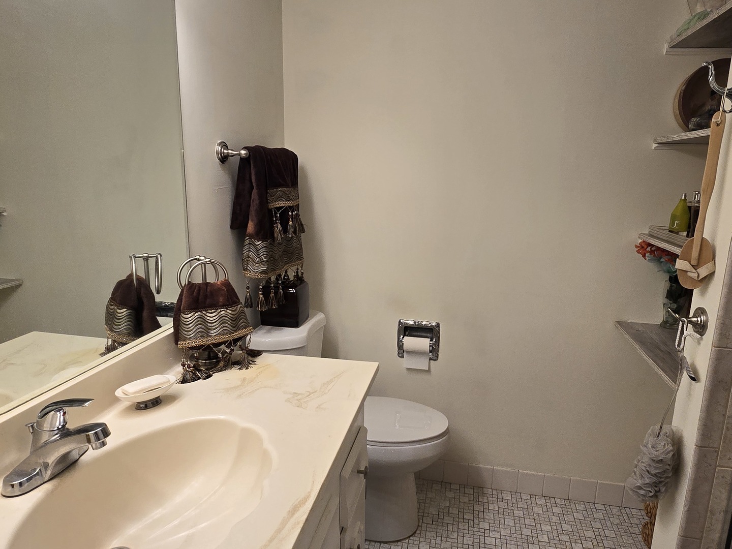 9637 S Keeler Avenue #1E, Oak Lawn, IL 60453