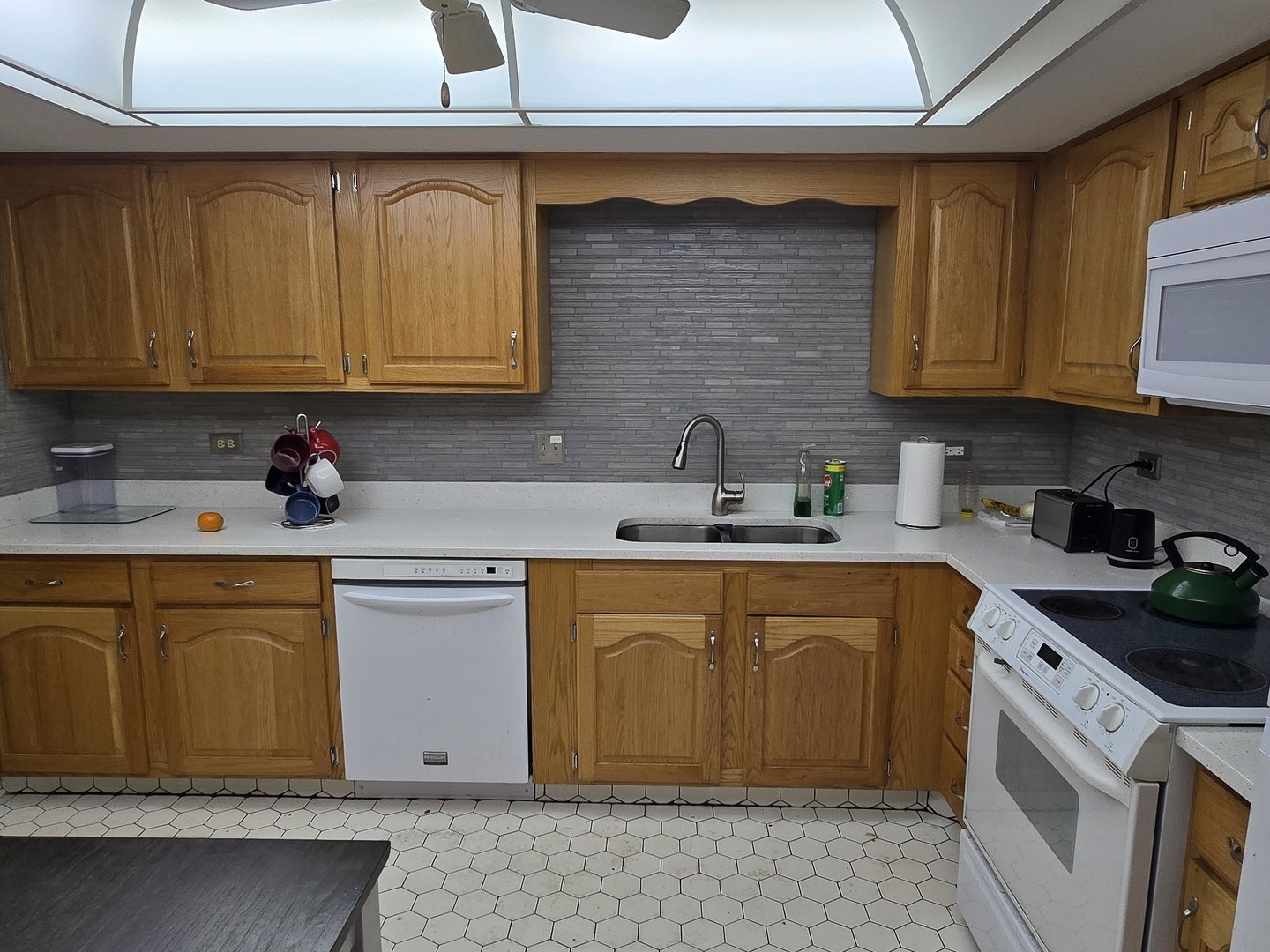 9637 S Keeler Avenue #1E, Oak Lawn, IL 60453